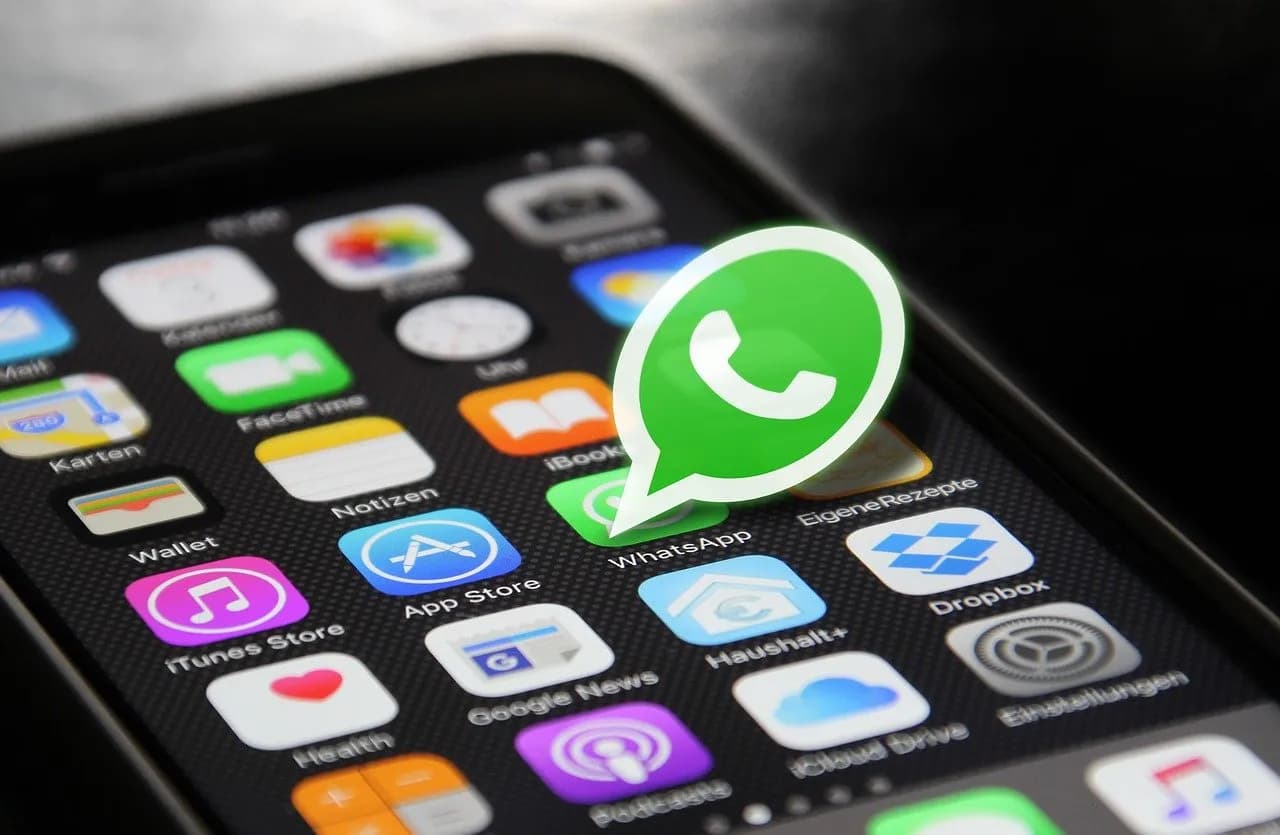 Brasileiro está falando menos de política no WhatsApp, mostra estudo