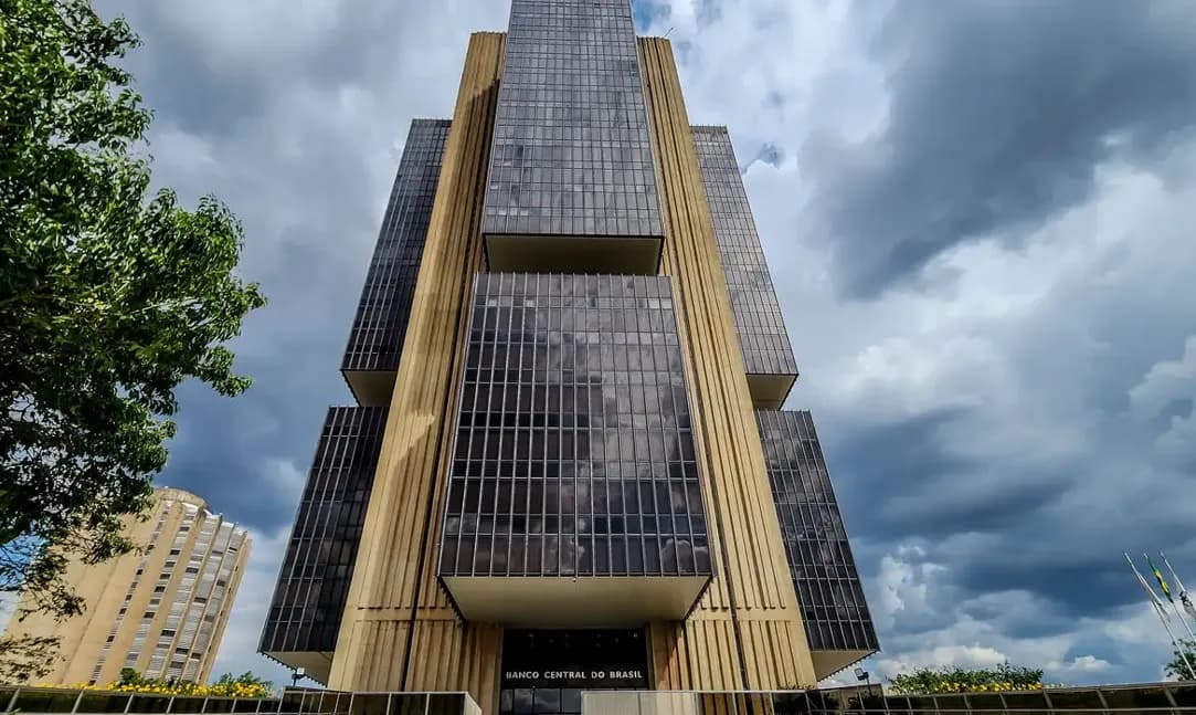 Copom eleva juros básicos da economia para 15% ao ano