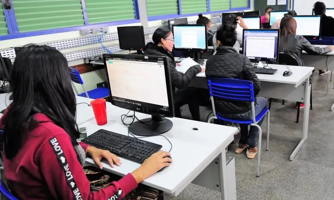 Empresas vão poder abater dívidas se conectarem faculdades à internet