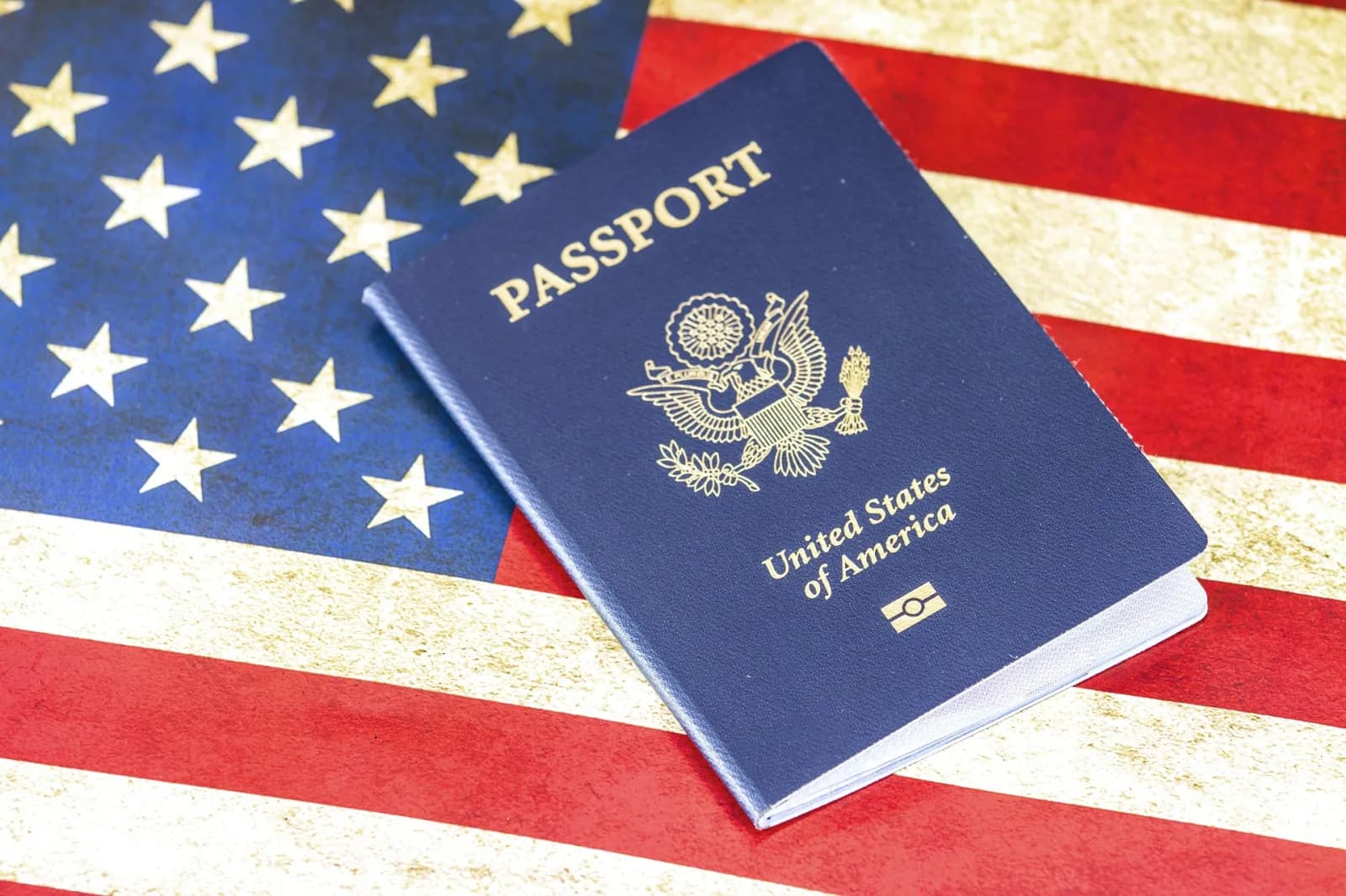 EUA suspendem vistos de imigração para Brasil e outros 74 países