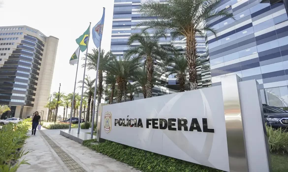 Fraudes no INSS: PF deflagra nova fase de operação em oito estados