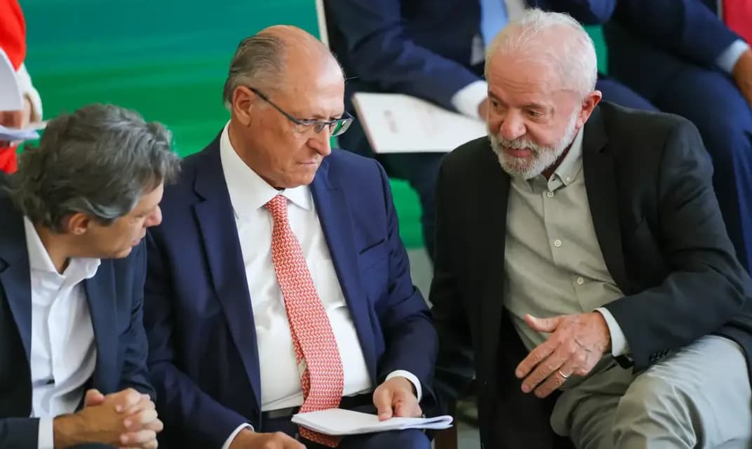Governo vai trabalhar para reverter taxação dos EUA, diz Alckmin