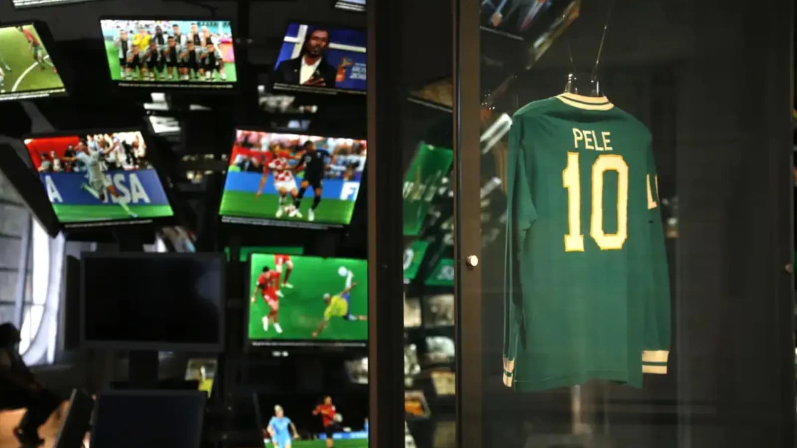 Museu do Futebol lança audioguia em formato de programa de rádio