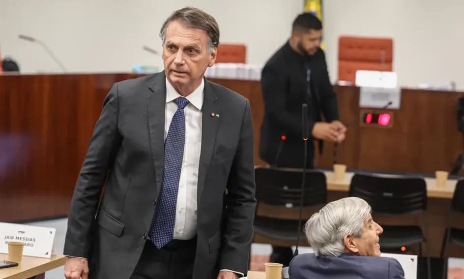 Prisão domiciliar: saiba o que Bolsonaro está proibido de fazer