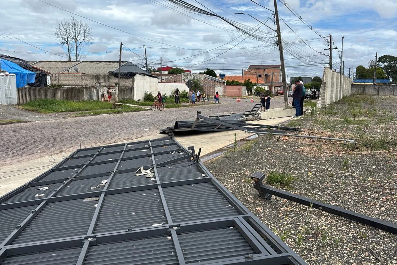 Simepar avalia nível do tornado que atingiu São José dos Pinhais sábado